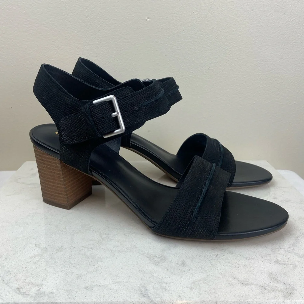 NWT Clarks Women's Karseahi Seam Heeled Sandal
